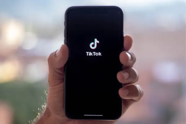 Como Baixar Vídeos do TikTok: Guia Completo e Fácil